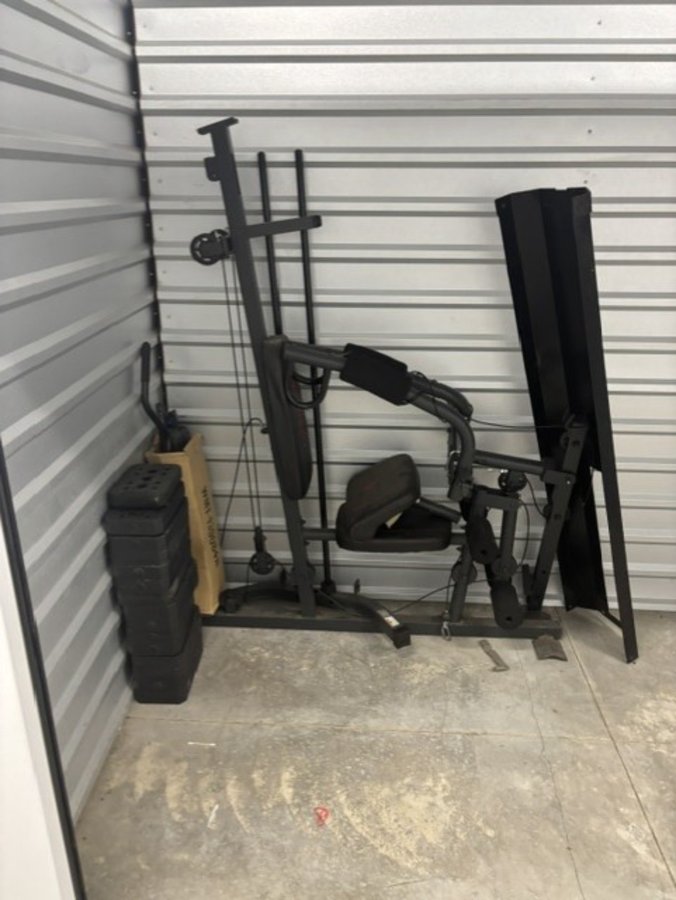 10 x 5 storage unit in Cleveland, OH