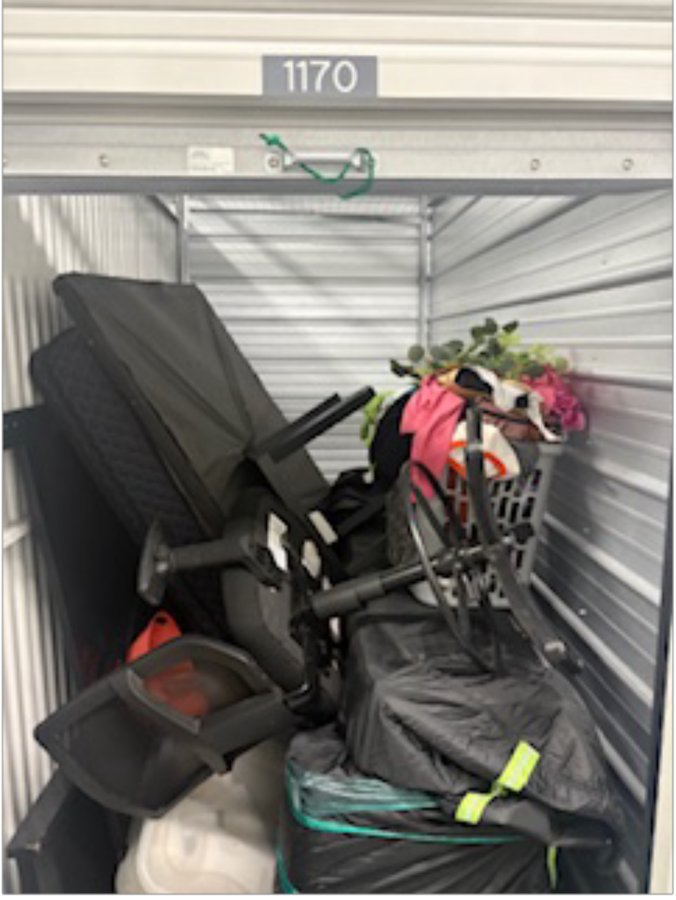 5 x 10 storage unit in Tampa, FL