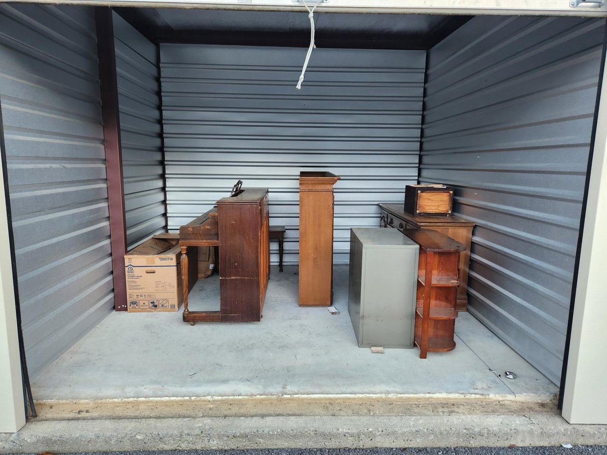 10 x 10 storage unit in South Glens Falls, NY