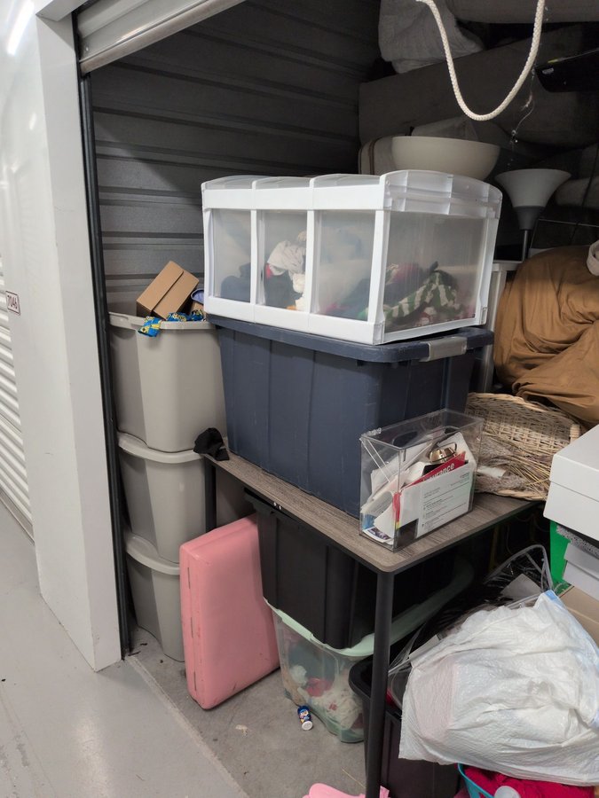 10 x 10 storage unit in Taylor, MI