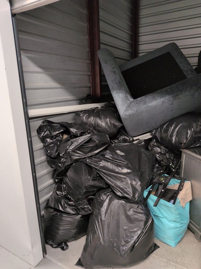 10 x 10 storage unit in Taylor, MI