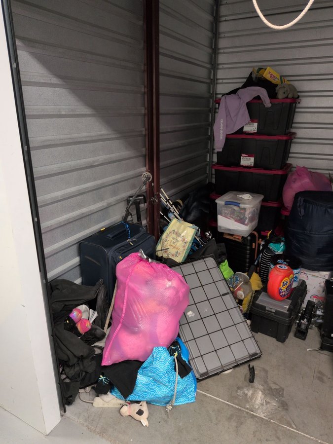 7 x 10 storage unit in Taylor, MI