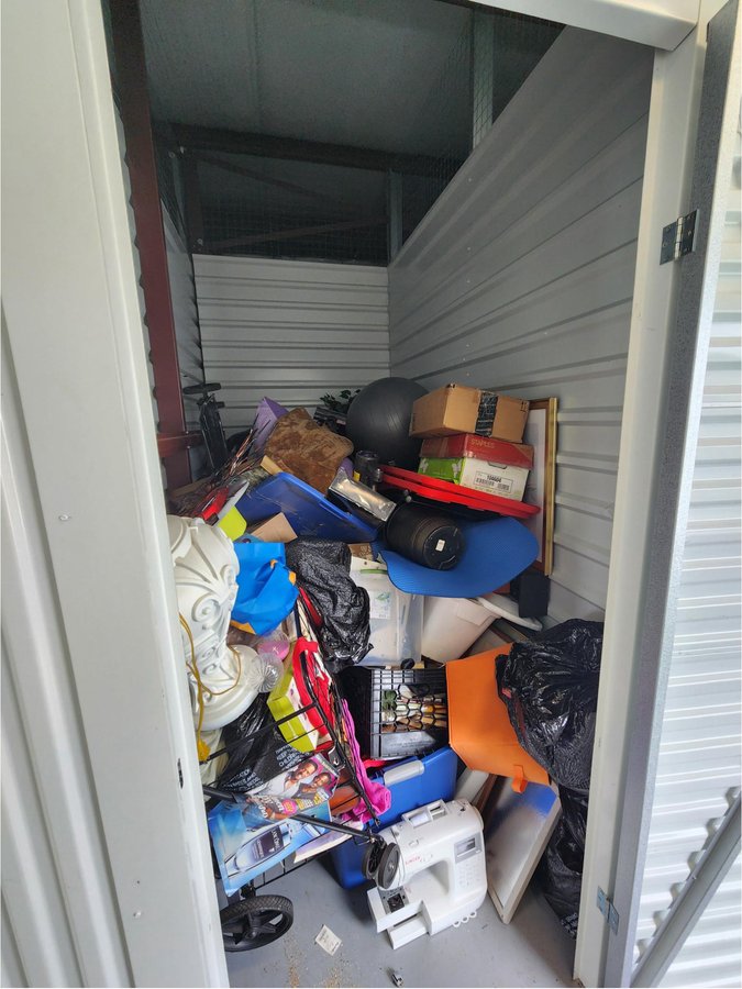5 x 10 storage unit in Largo, FL