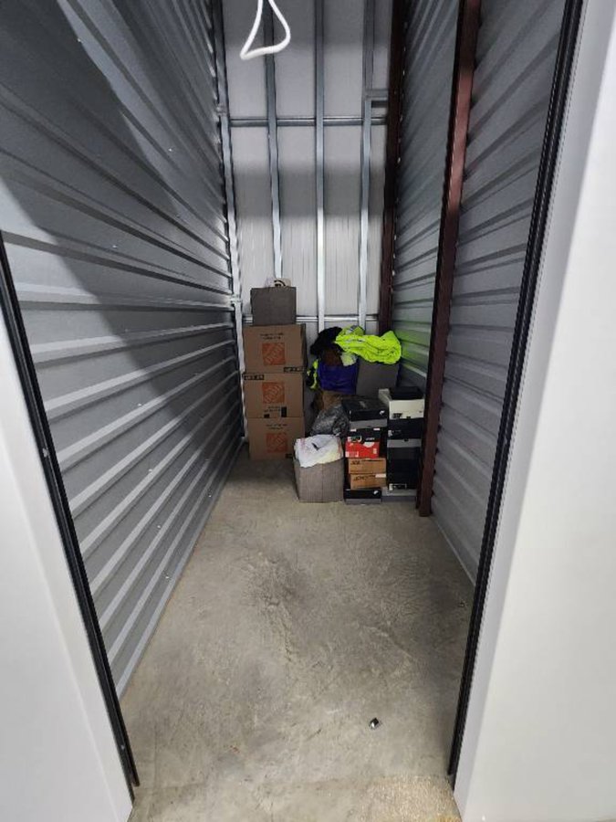 5 x 10 storage unit in Landover, MD