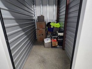 5 x 10 unit in Landover