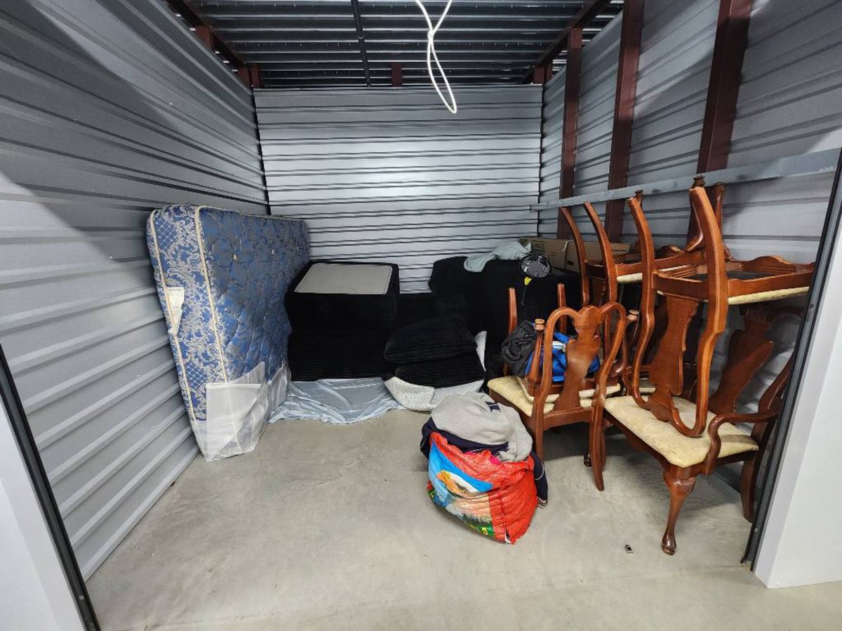 20 x 10 storage unit in Landover, MD