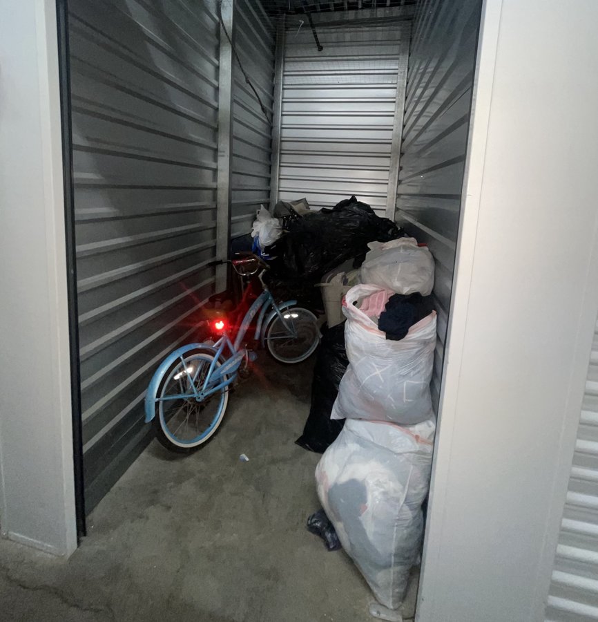 5 x 10 storage unit in Los Angeles, CA