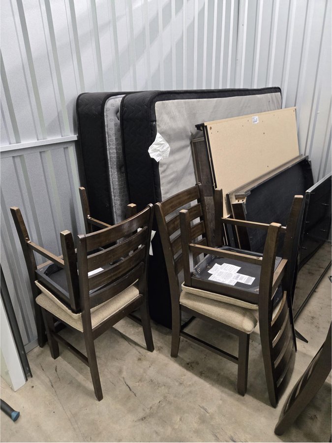 10 x 10 storage unit in Belleville, IL