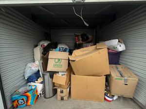 10 x 10 storage unit in La Grange, IL