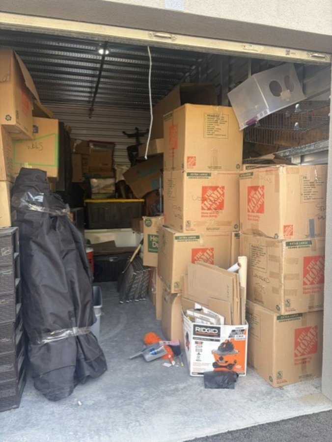 10 x 20 storage unit in Henderson, NV
