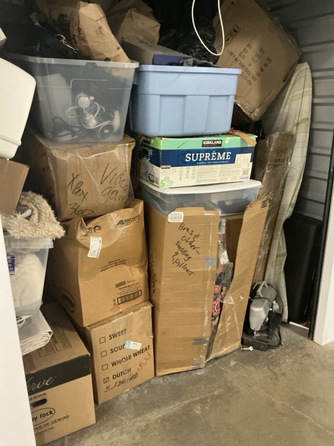 10 x 20 storage unit in Elk Grove, CA