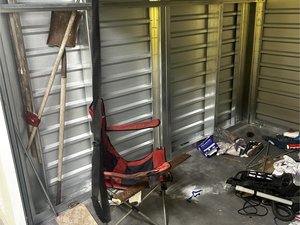 10 x 10 unit in Glendale