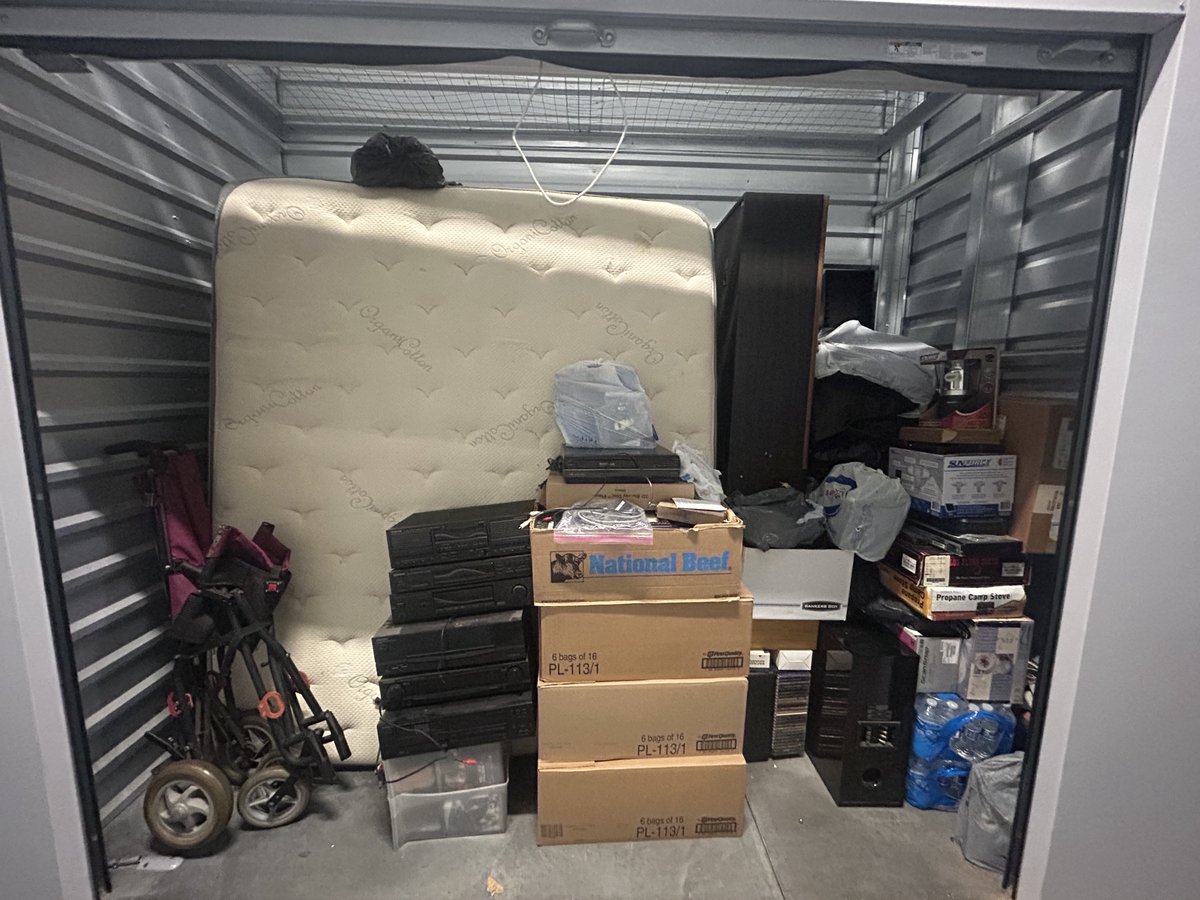 5 x 10 storage unit in South Gate, CA