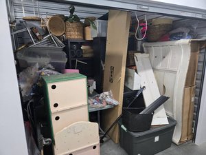 10 x 10 unit in Van Nuys