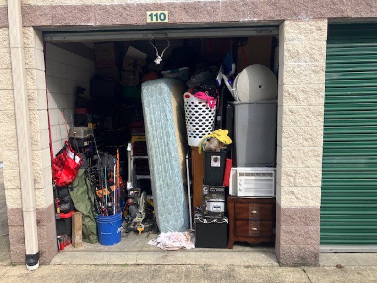 10 x 10 storage unit in Akron, OH