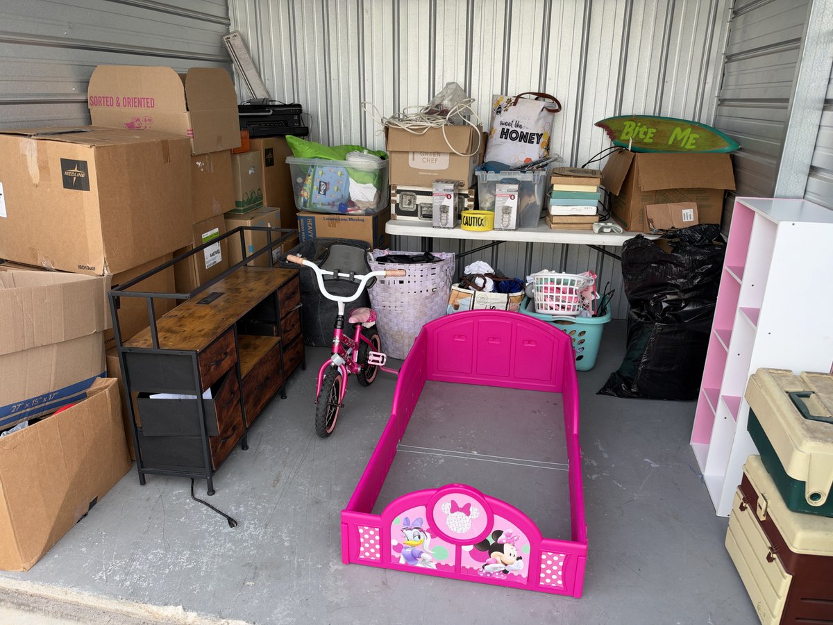 10 x 10 storage unit in Kissimmee, FL