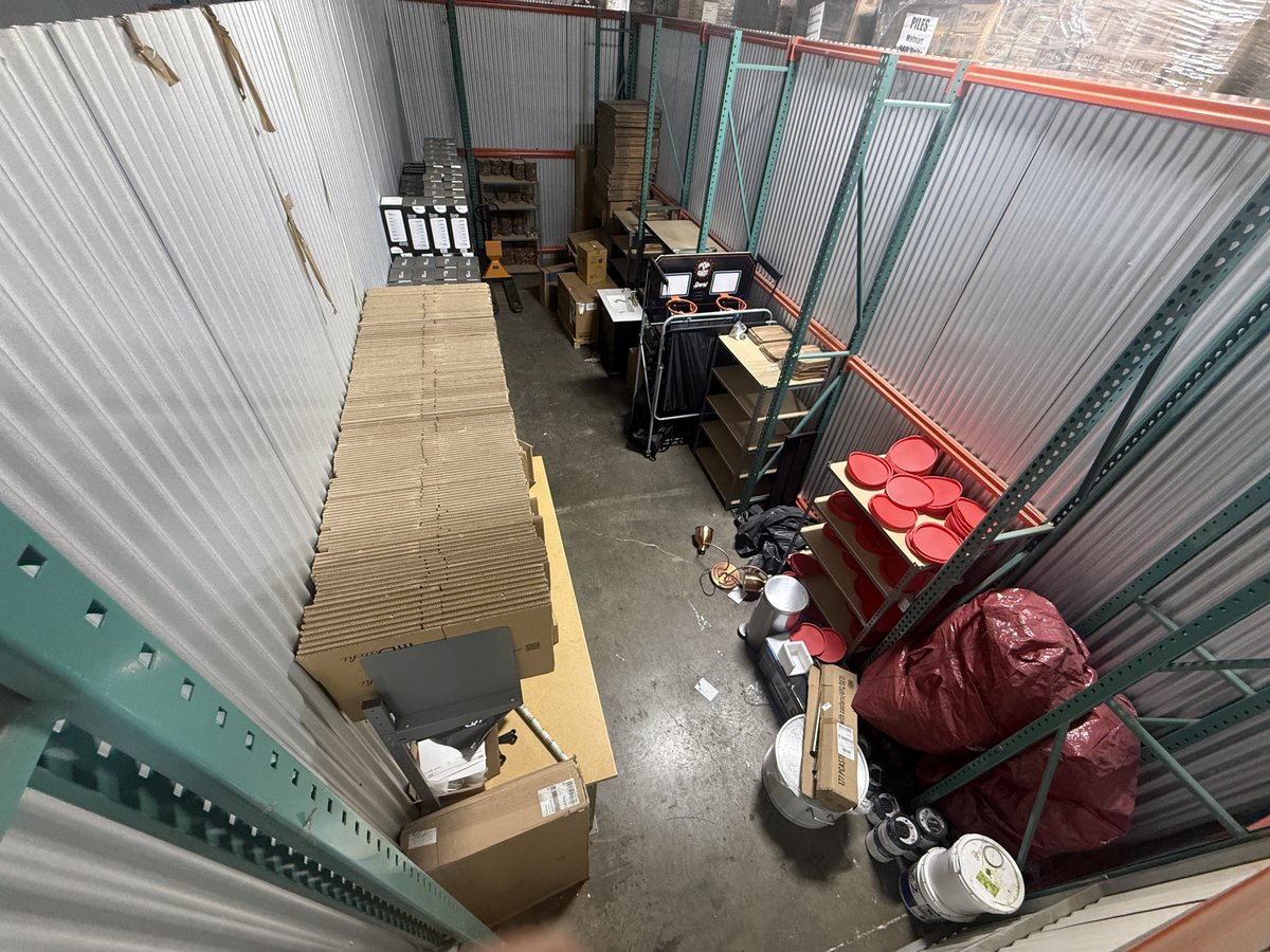 34 x 12 storage unit in Chatsworth, CA