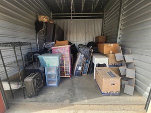 10 x 10 unit in Hesperia