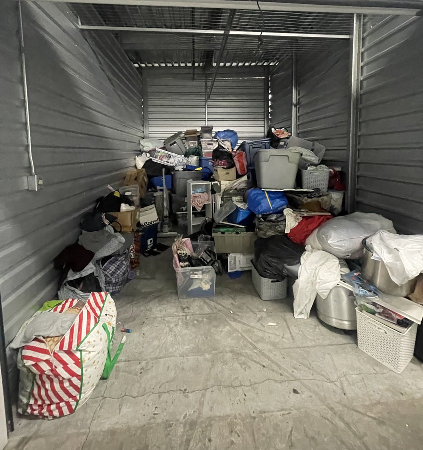 10 x 15 storage unit in Los Angeles, CA