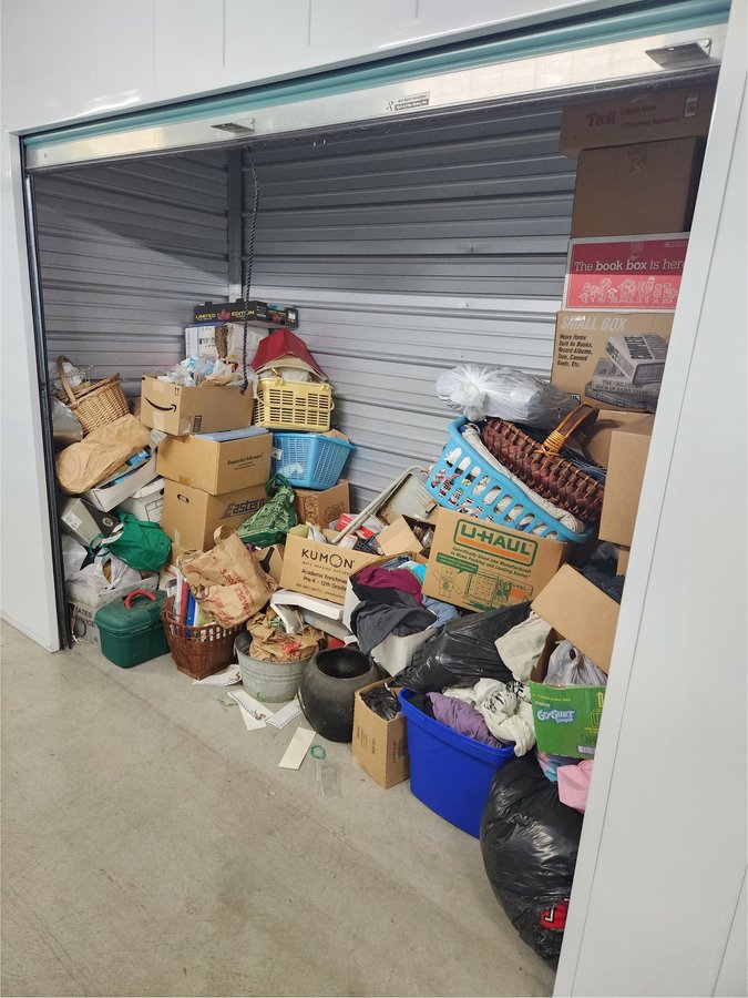 10 x 5 storage unit in Pomona, CA