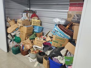 10 x 5 unit in Pomona