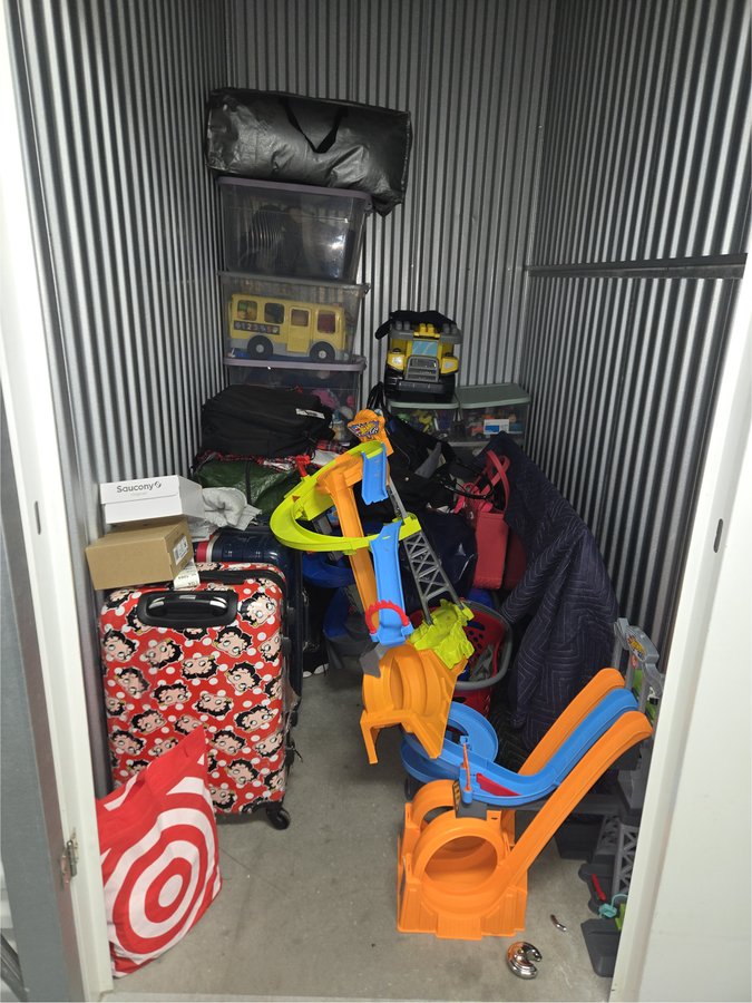 5 x 8 storage unit in Bronx, NY