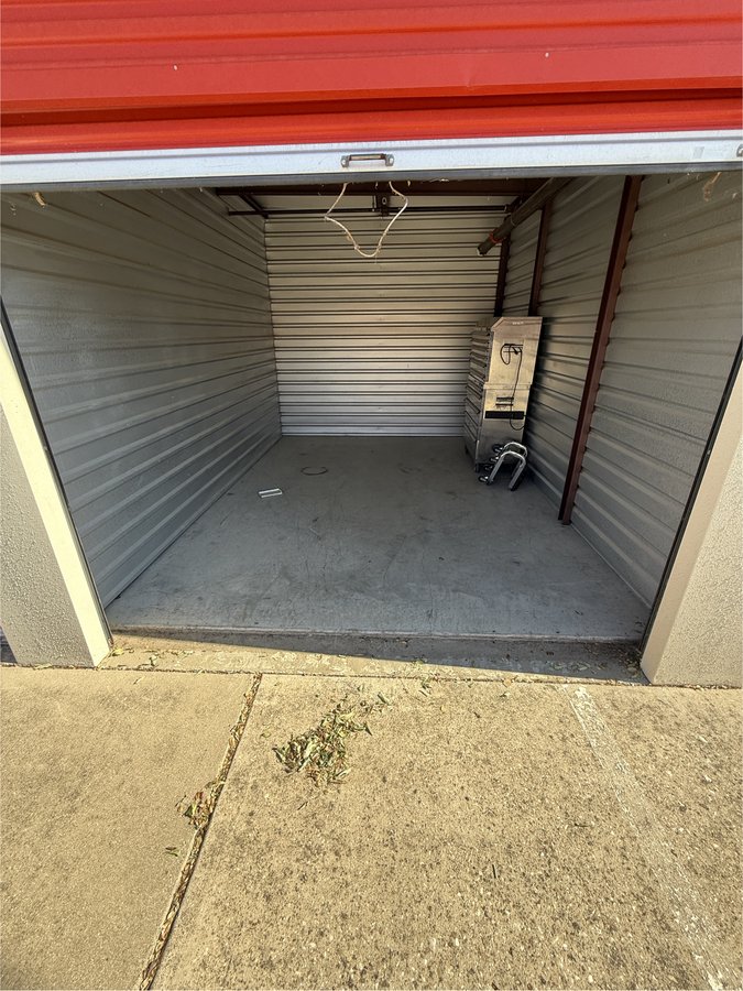 10 x 15 storage unit in Crowley, TX