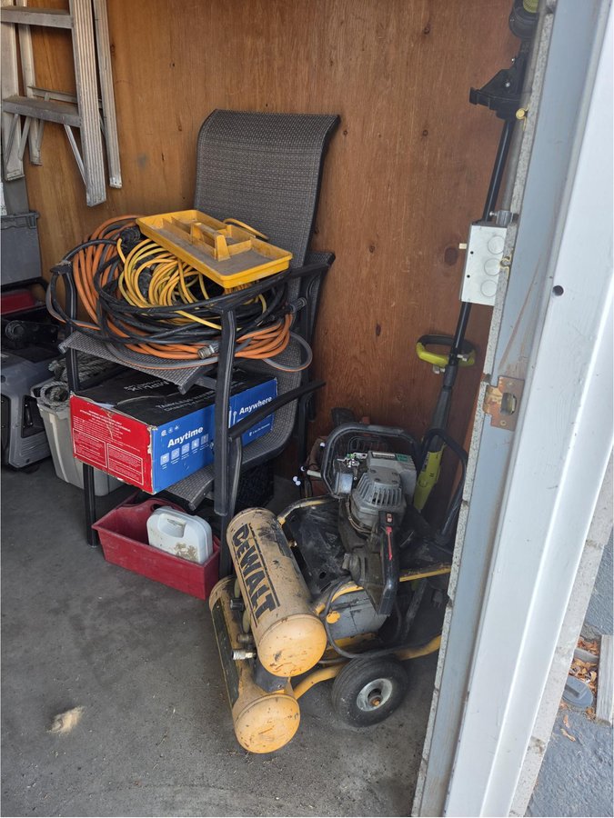 10 x 10 storage unit in Pasco, WA