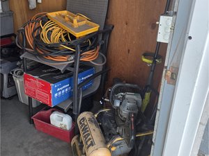 10 x 10 unit in Pasco