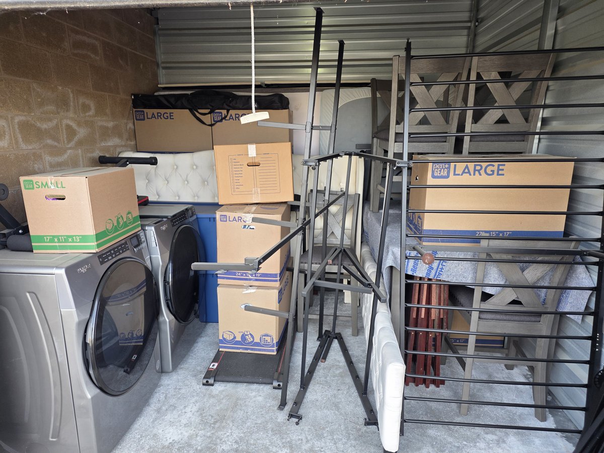 10 x 10 storage unit in Pasco, WA