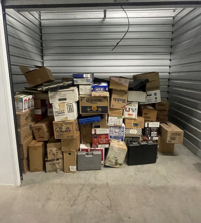 5 x 10 storage unit in Los Angeles, CA