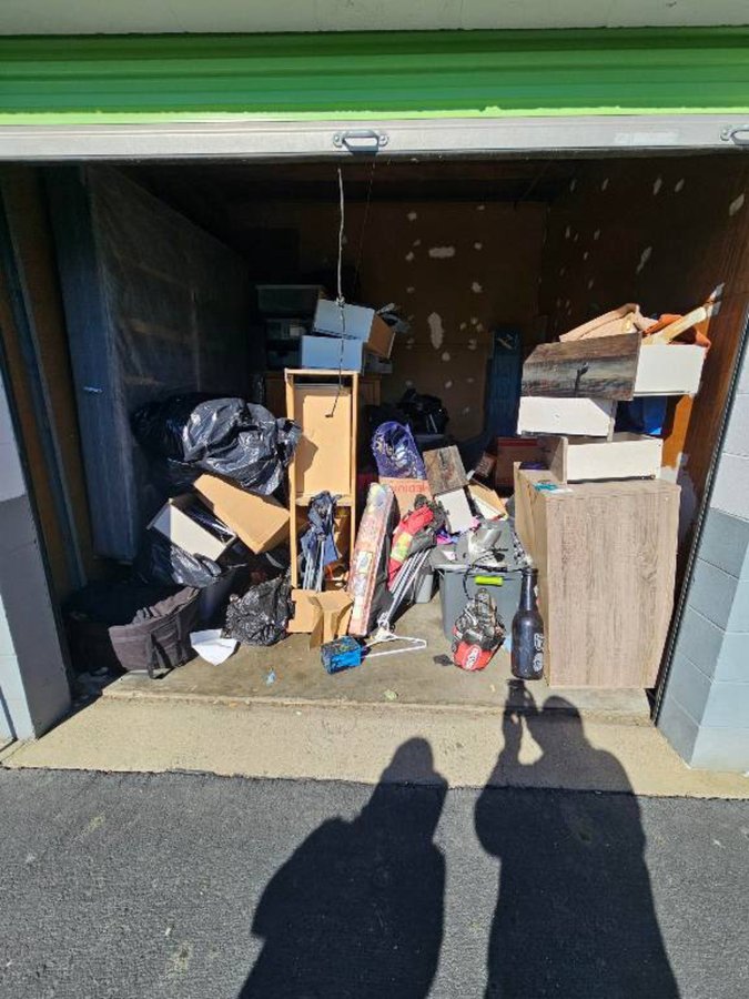 10 x 10 storage unit in Sacramento, CA