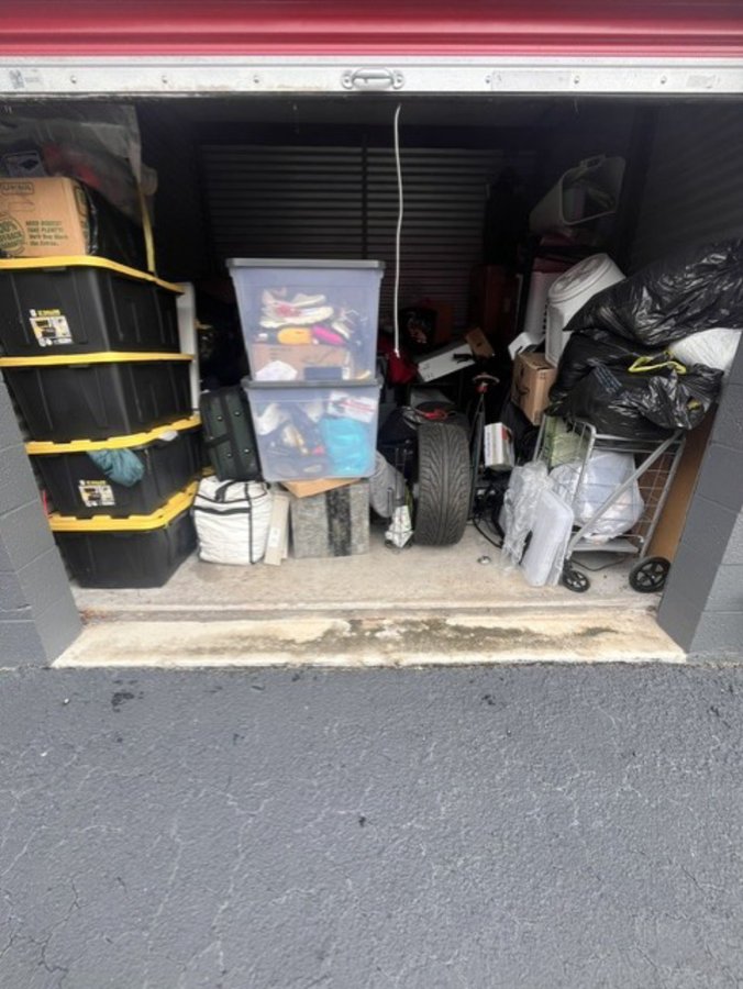 10 x 10 storage unit in Deerfield Beach, FL
