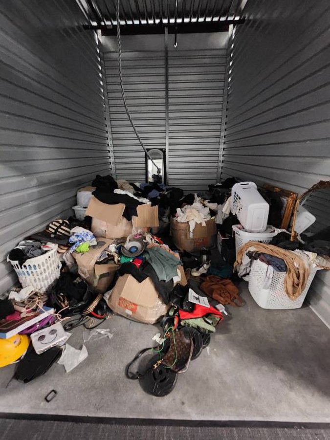 10 x 15 storage unit in Phoenix, AZ