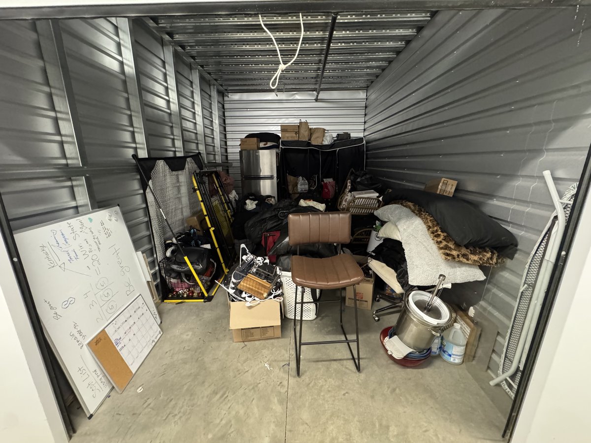 10 x 15 storage unit in Eastvale, CA