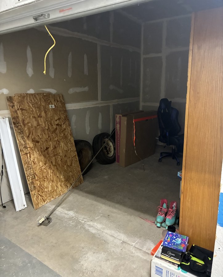 10 x 20 storage unit in Clackamas, OR