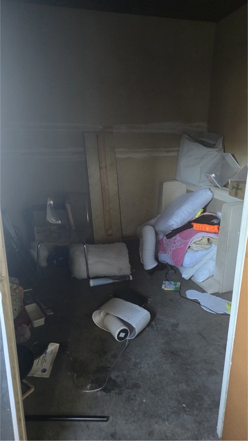 10 x 10 storage unit in Lynwood, CA