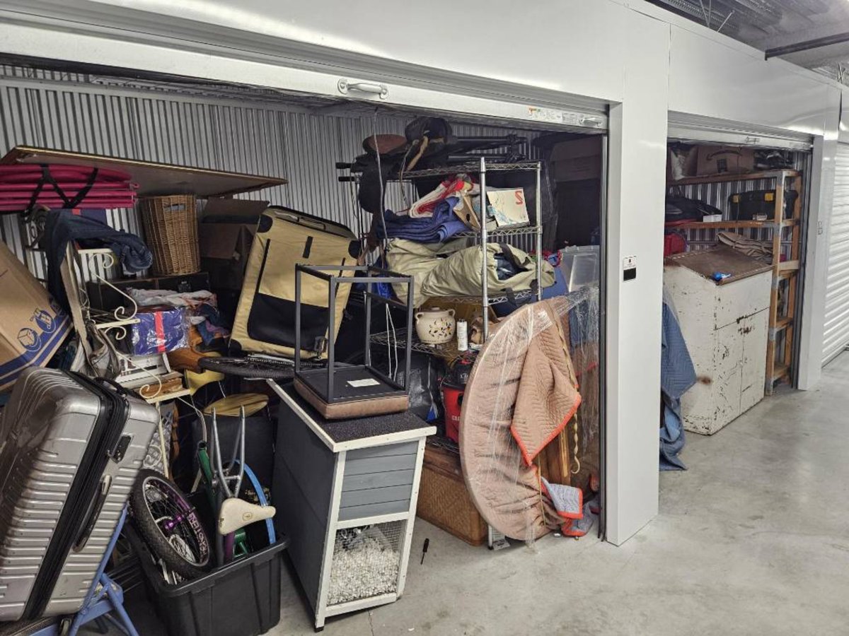 20 x 10 storage unit in Seattle, WA