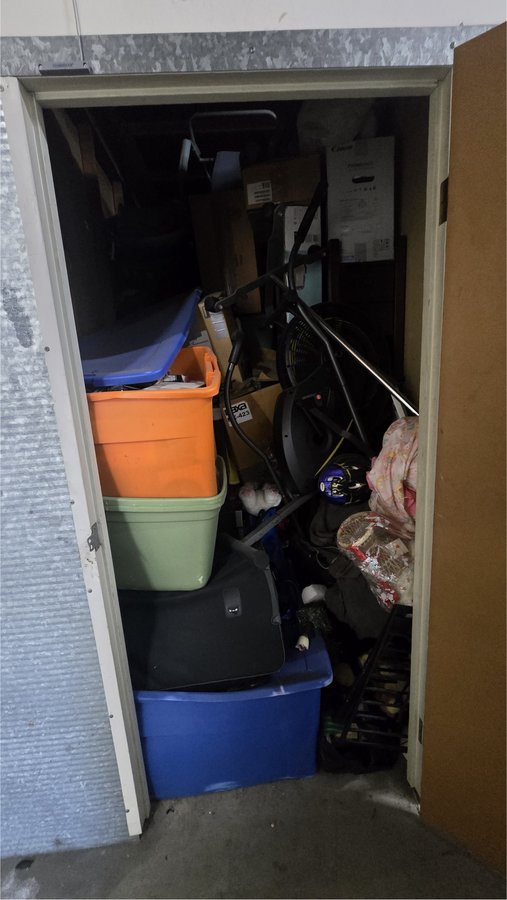 5 x 10 storage unit in Lynwood, CA