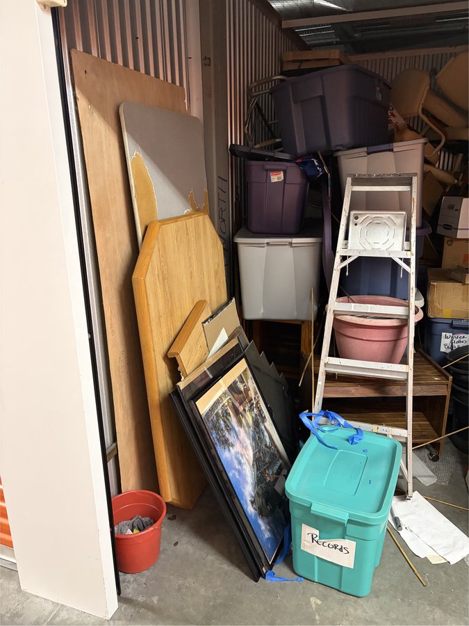 10 x 10 storage unit in Lynnwood, WA