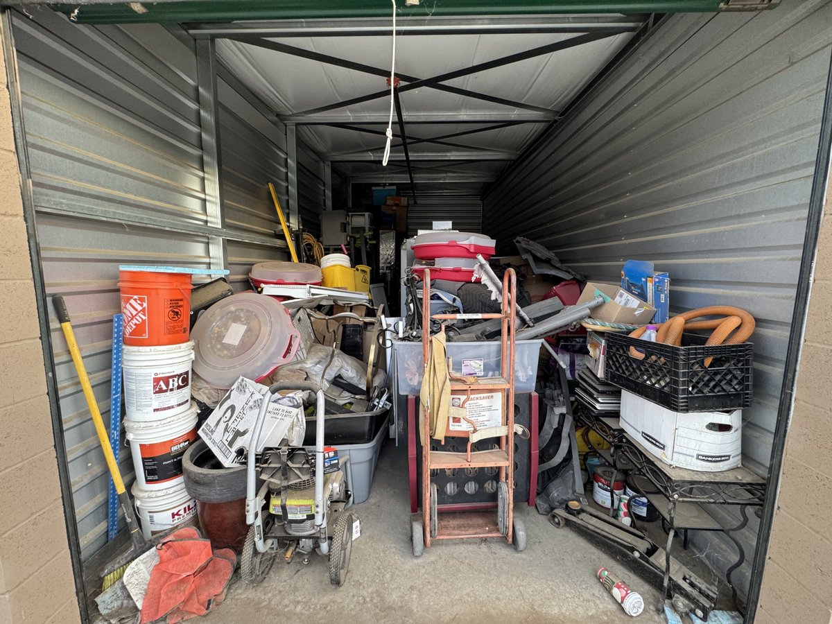 10 x 25 storage unit in Eastvale, CA