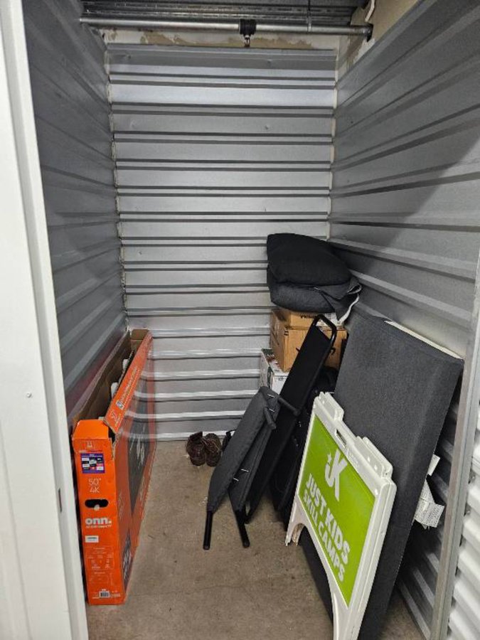 5 x 5 storage unit in Phoenix, AZ