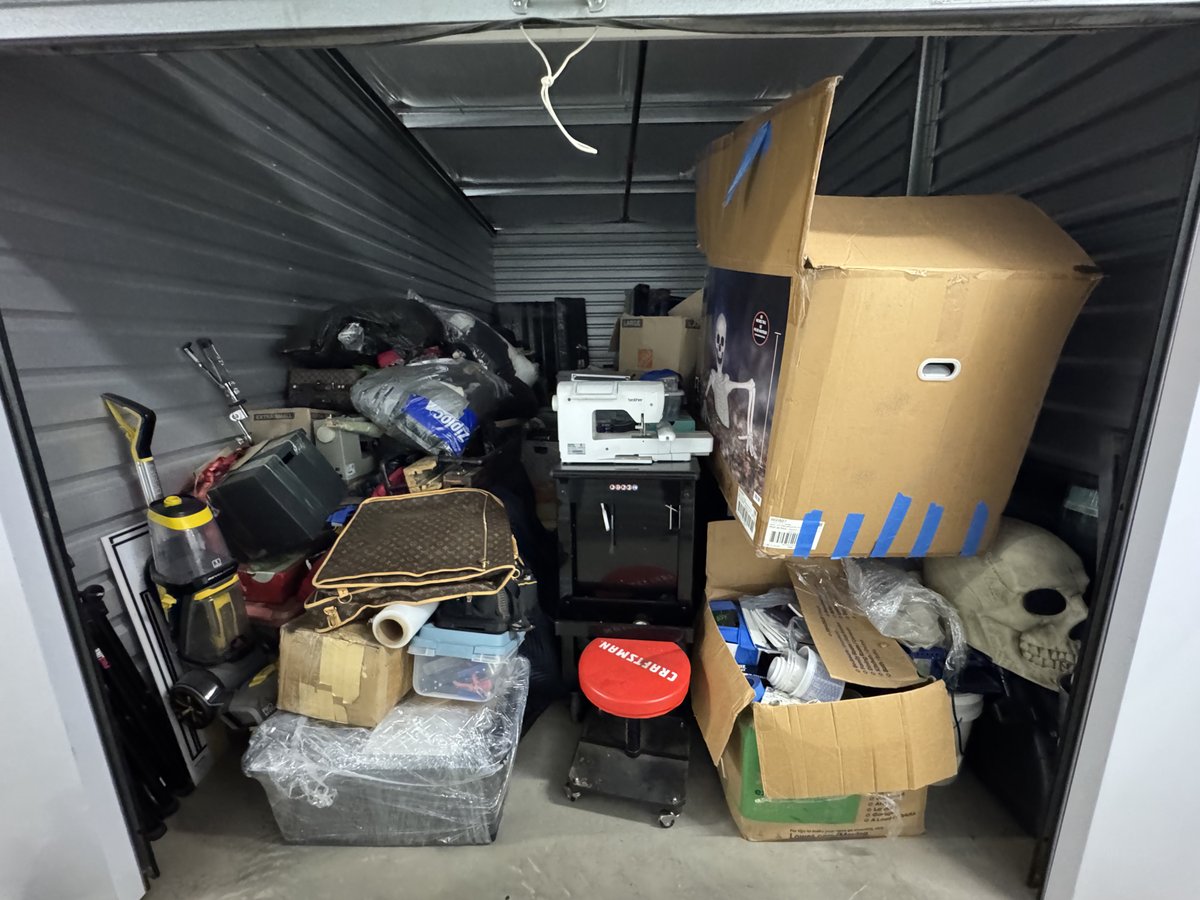 10 x 20 storage unit in Eastvale, CA