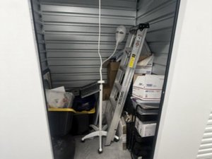 5 x 5 unit in Henderson