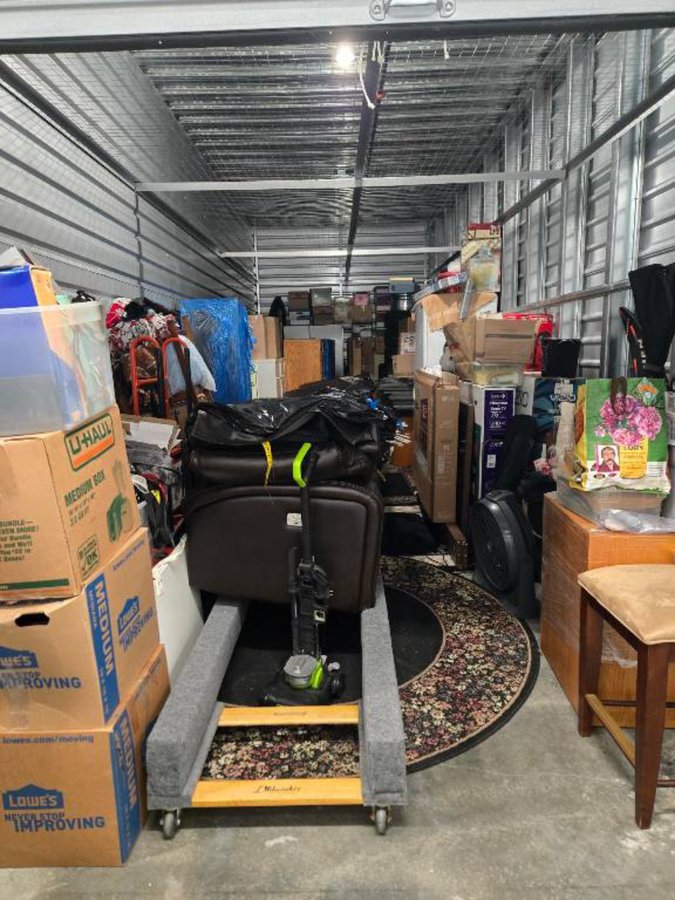 10 x 30 storage unit in Lynnwood, WA