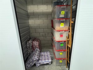 5 x 5 unit in North Hollywood