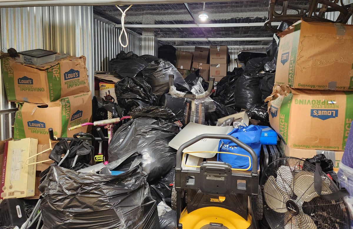 10 x 20 storage unit in Jamaica, NY