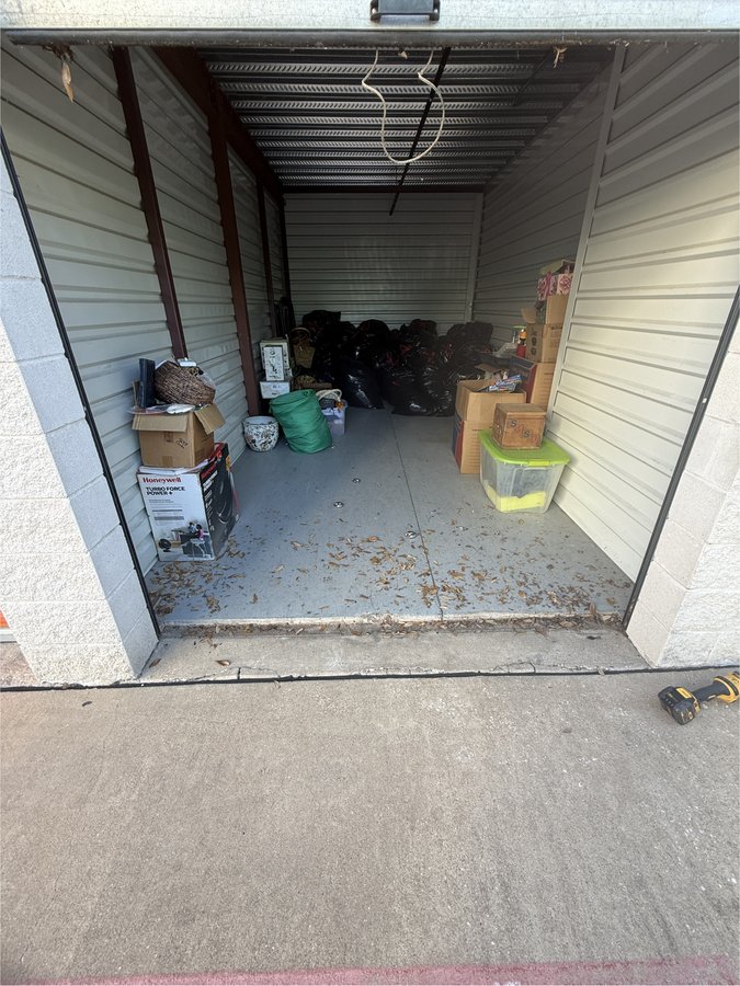 10 x 20 storage unit in Houston, TX