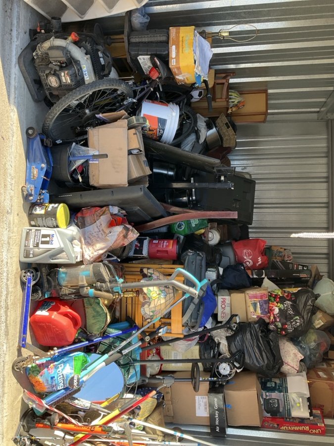 10 x 10 storage unit in Hamburg, NJ