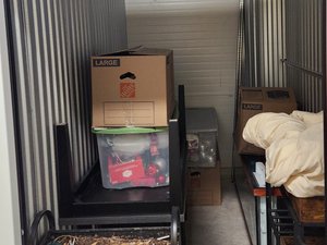 10 x 10 storage unit in Jamaica, NY